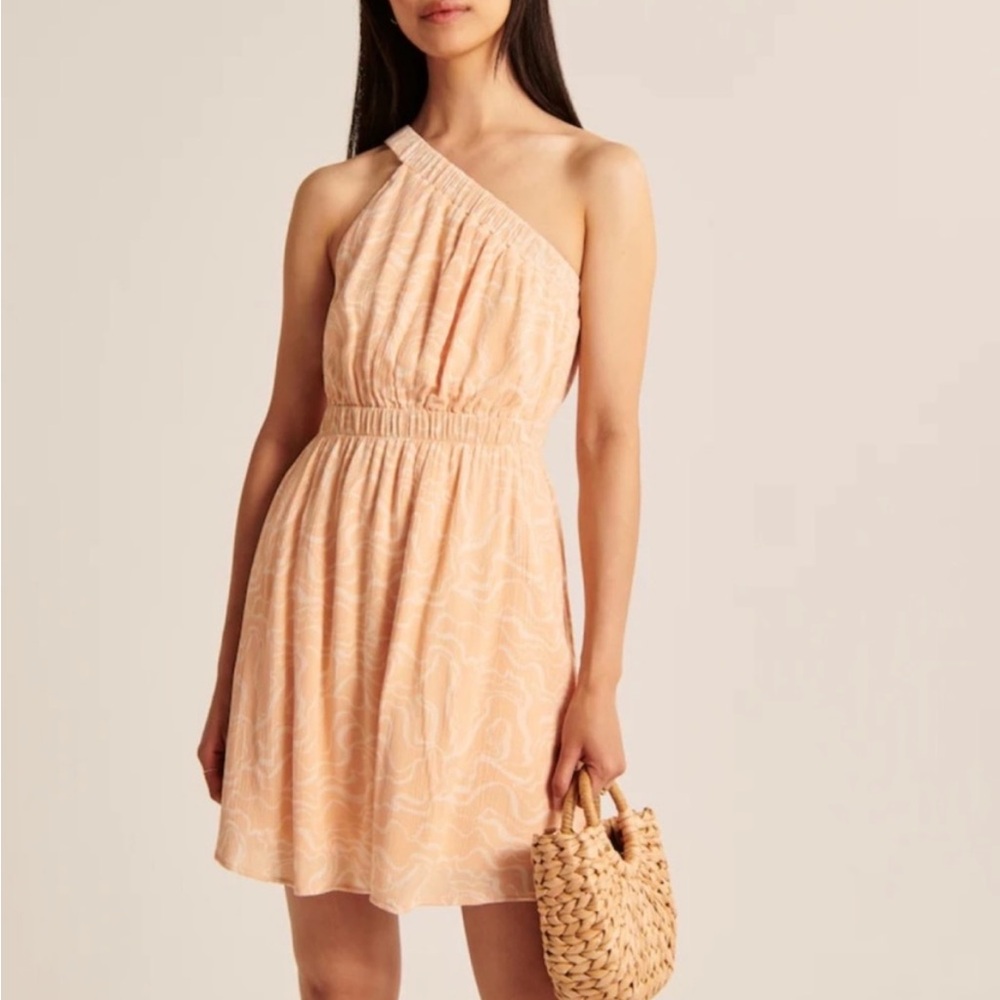 NWOT Abercrombie and Fitch one shoulder off scrunchie strap dress small peach S